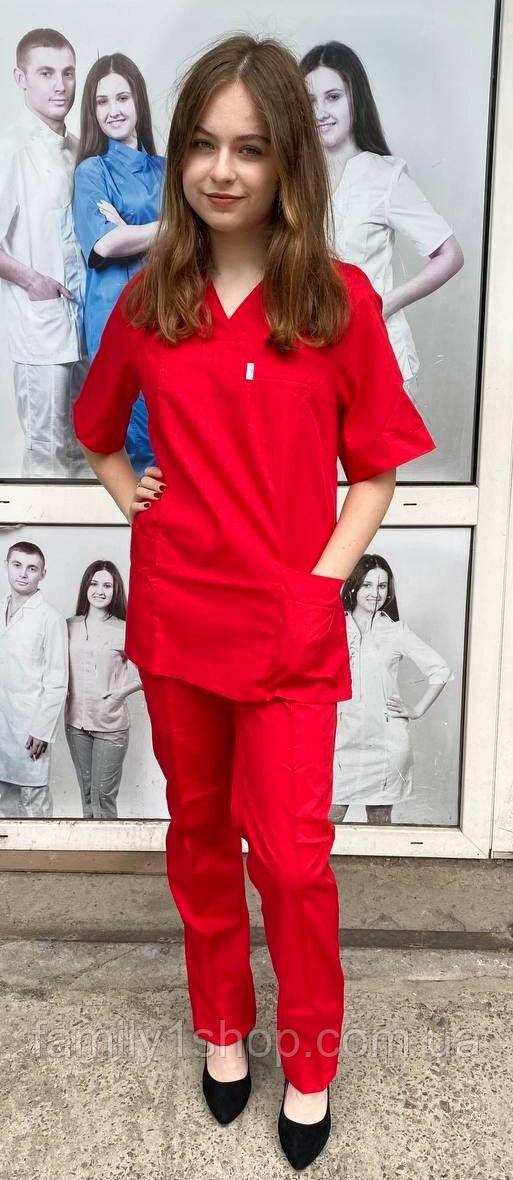 Медичний костюм жіночий "Аврора" 40-58, хірургічний жіночий костюм червоного кольору, з V-подібним вирізом горловини.