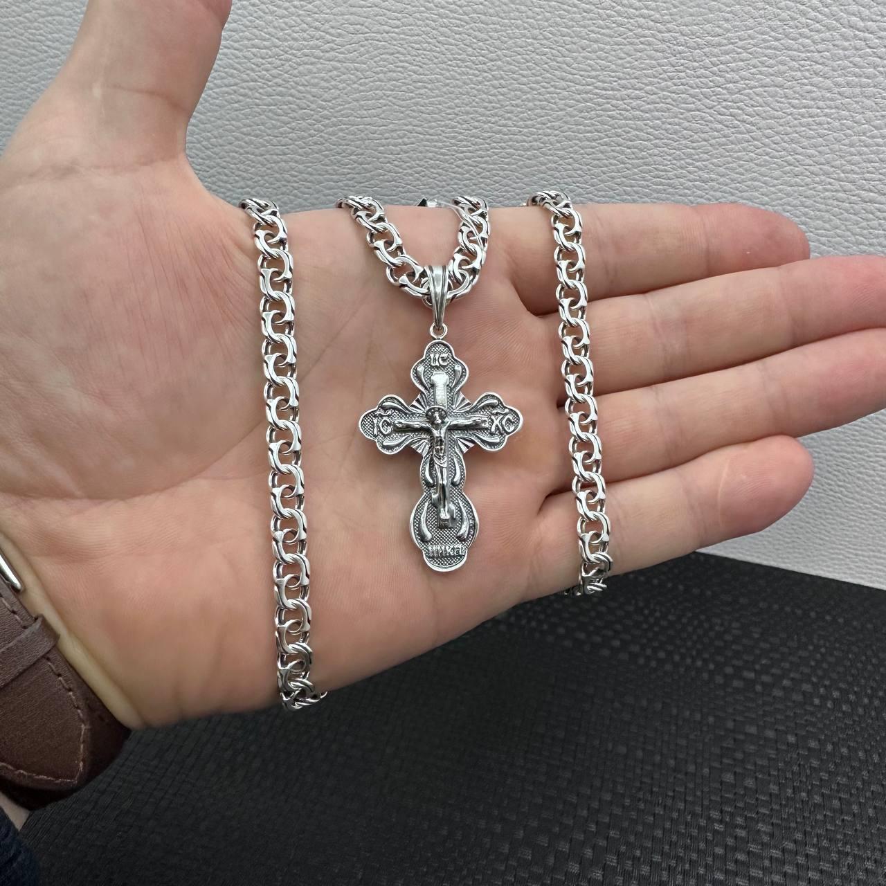 Православный крест и цепочка: чем особые украшения на сайте магазина Family Jewelry