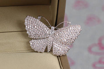 Брошка Xuping Jewelry метелик з фіанітів 2.5 см срібляста