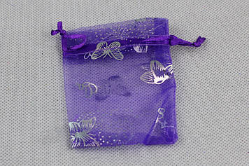 Мішечок з органзи колір фіолетовий зі сріблястими метеликами 8.5 см на 6.5 см