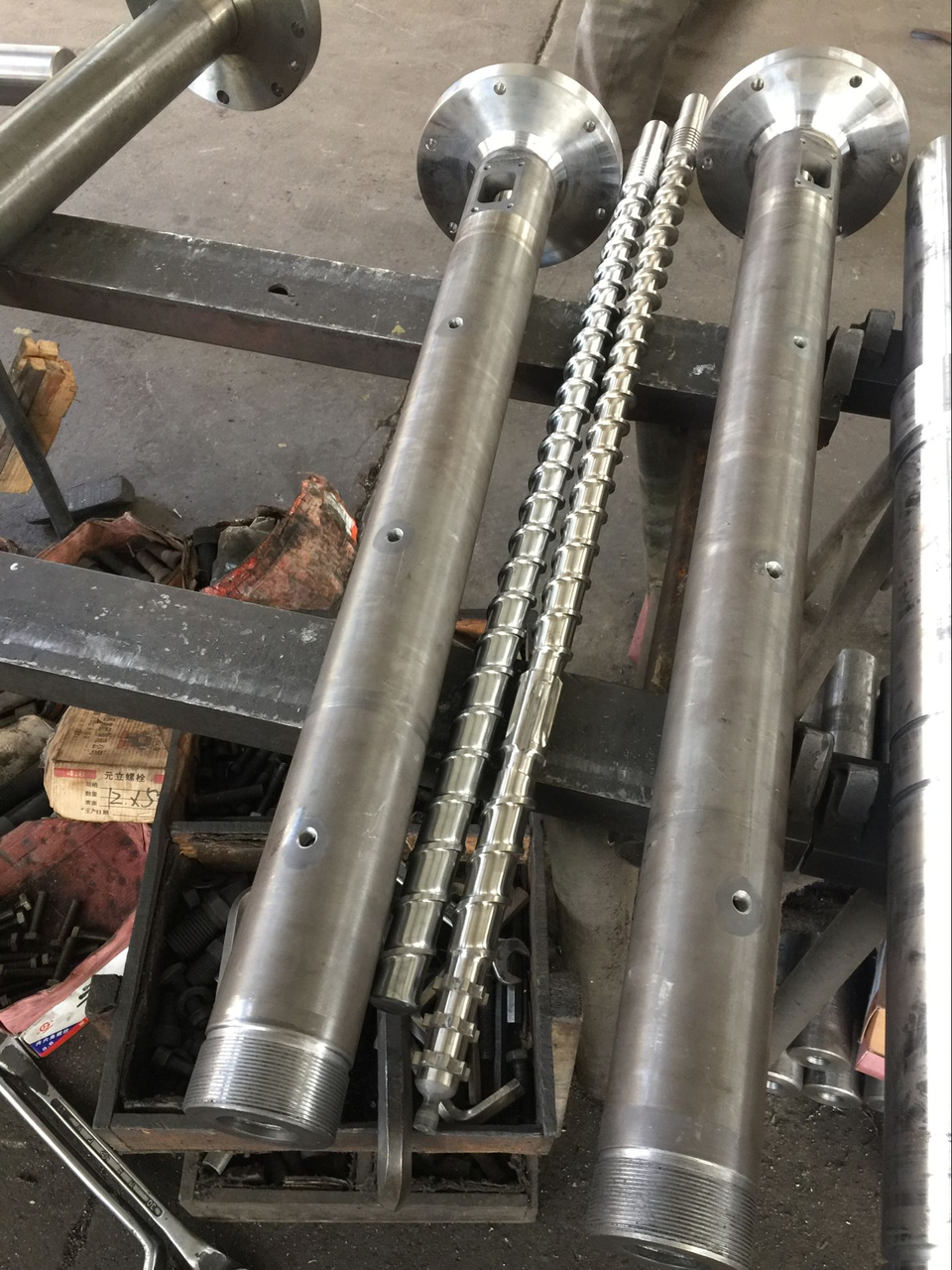 Купити Шнекова пара 35L/D25 (шнек + ціліндр) для екструдера, ціна 55000 ...