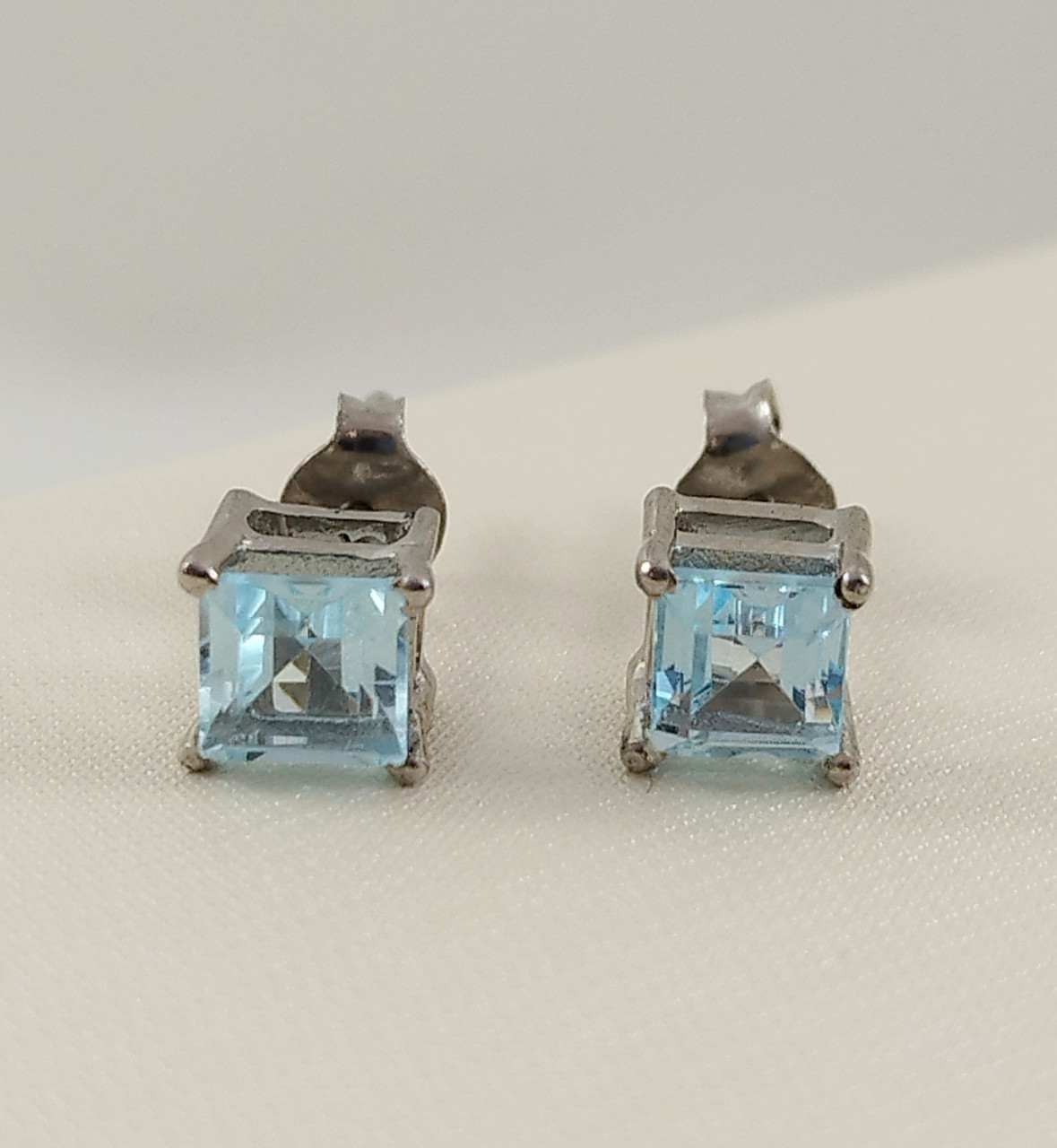 Сережки-пусети срібні з топазом 1090-гт, фото 1