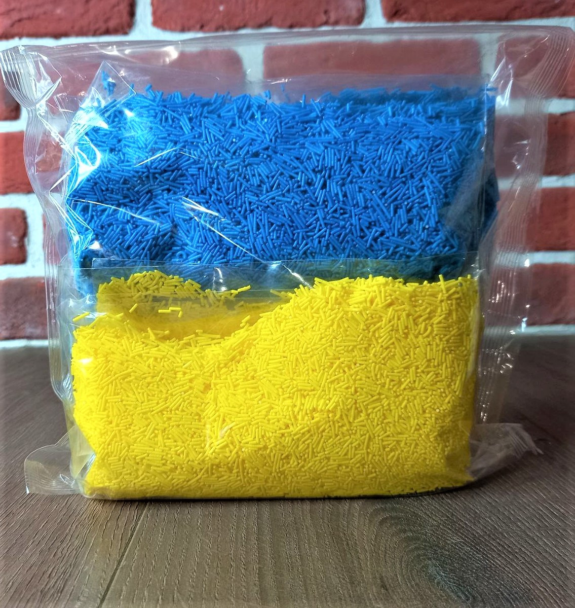 Посипка кондитерська жовто-синя для паски цукрова (пач 2пачки по 100 г) у кольорах прапора (всього 200 г)