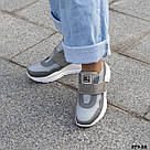 Жіночі кросівки сірого кольору на білій підошві з липучкою, фото 2