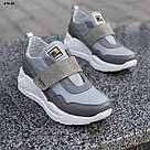 Жіночі кросівки сірого кольору на білій підошві з липучкою, фото 3