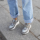 Жіночі кросівки сірого кольору на білій підошві з липучкою, фото 5