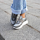 Жіночі кросівки сірого кольору на білій підошві з липучкою, фото 6