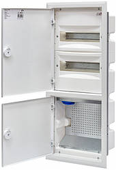 Мультимедійний щит ETI ERP12-4-2V MEDIA з 4 розетками та IP40 захистом.