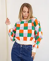 Женский свитер с геометричным принтом