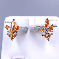 Сережки-гвоздики XР. Родій. Камені: бежевий циркон. Довжина: 15 мм. Ширина: 10 мм.