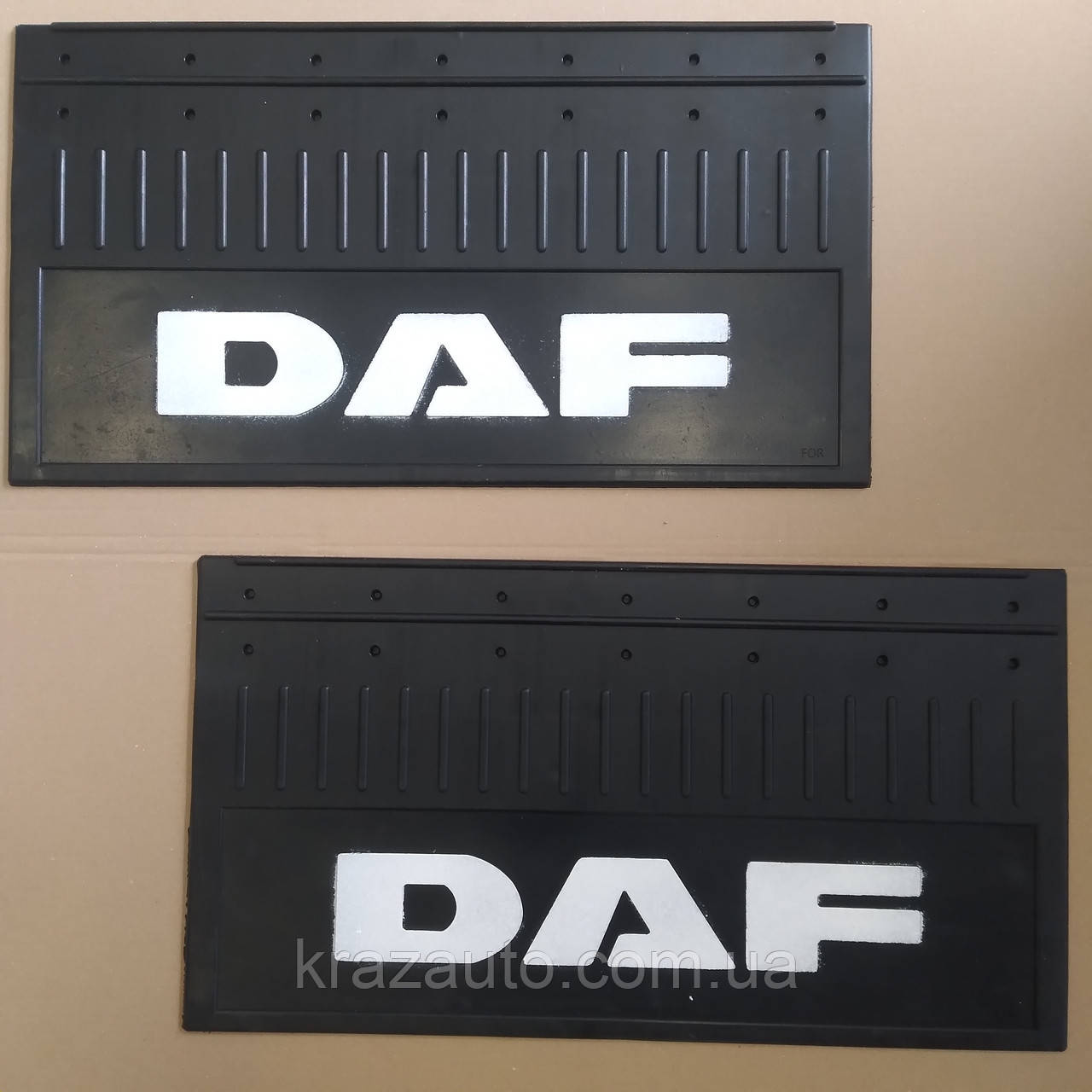 Бризк DAF 350Х640 з об'ємним написом (ціна за пару). DAF 350640