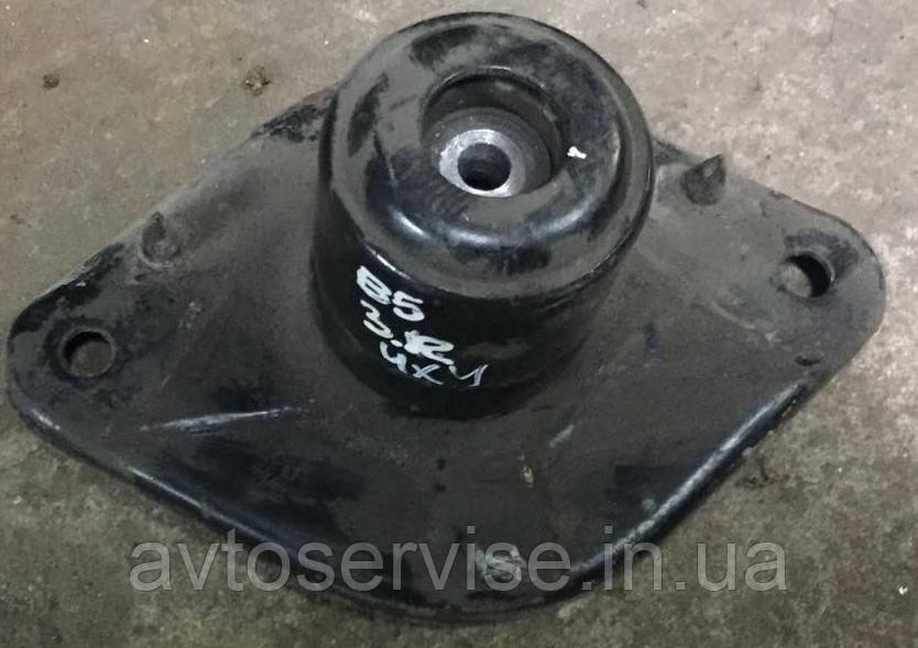 Опора заднього амортизатора Volkswagen Passat B5