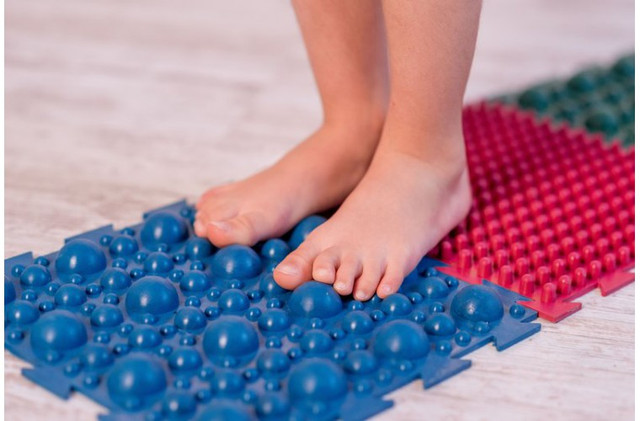 масажні килимки для дітей, ортопедичні килимки, орто, килимок масажний, дитячий масажний килимок, масажний килимок з камінням, масажний килимок