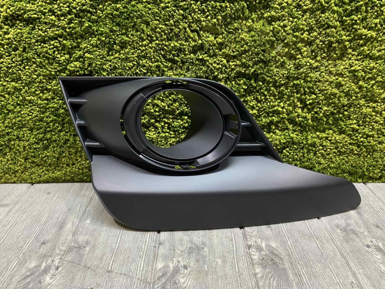 Накладка протитуманних фар ліва Renault Sandero 2 (2017-...) Оригінал 261A38260R Рено сандеро, фото 1