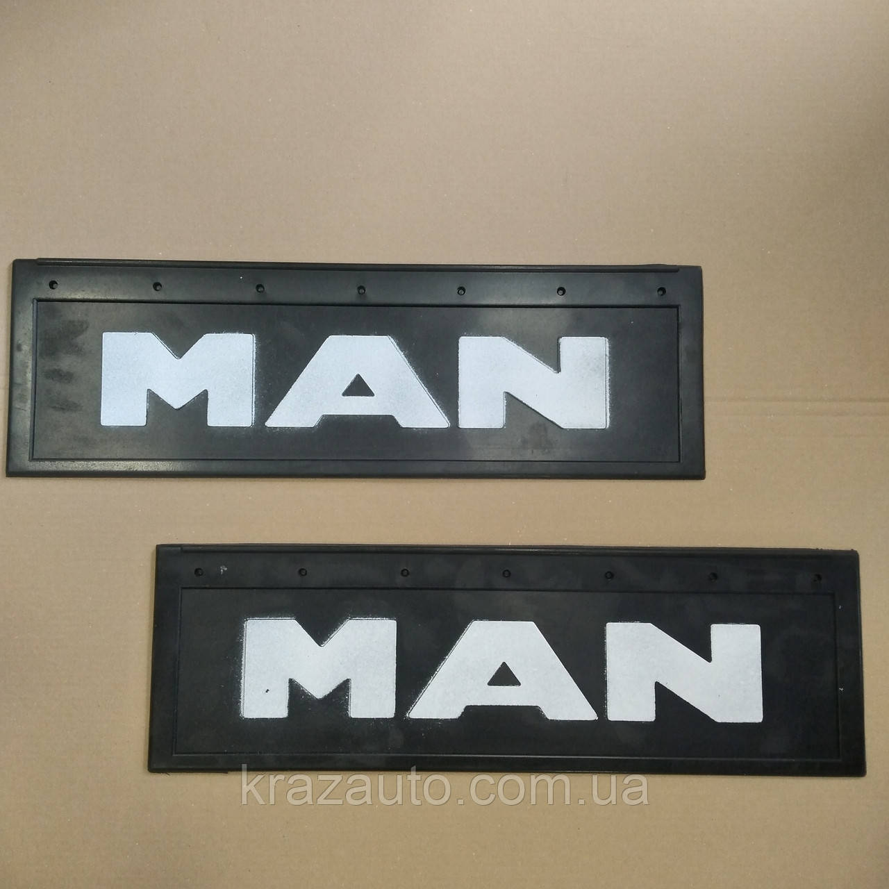 Бризк MAN 200Х640 з об'ємним написом (ціна за пару). MAN 200640