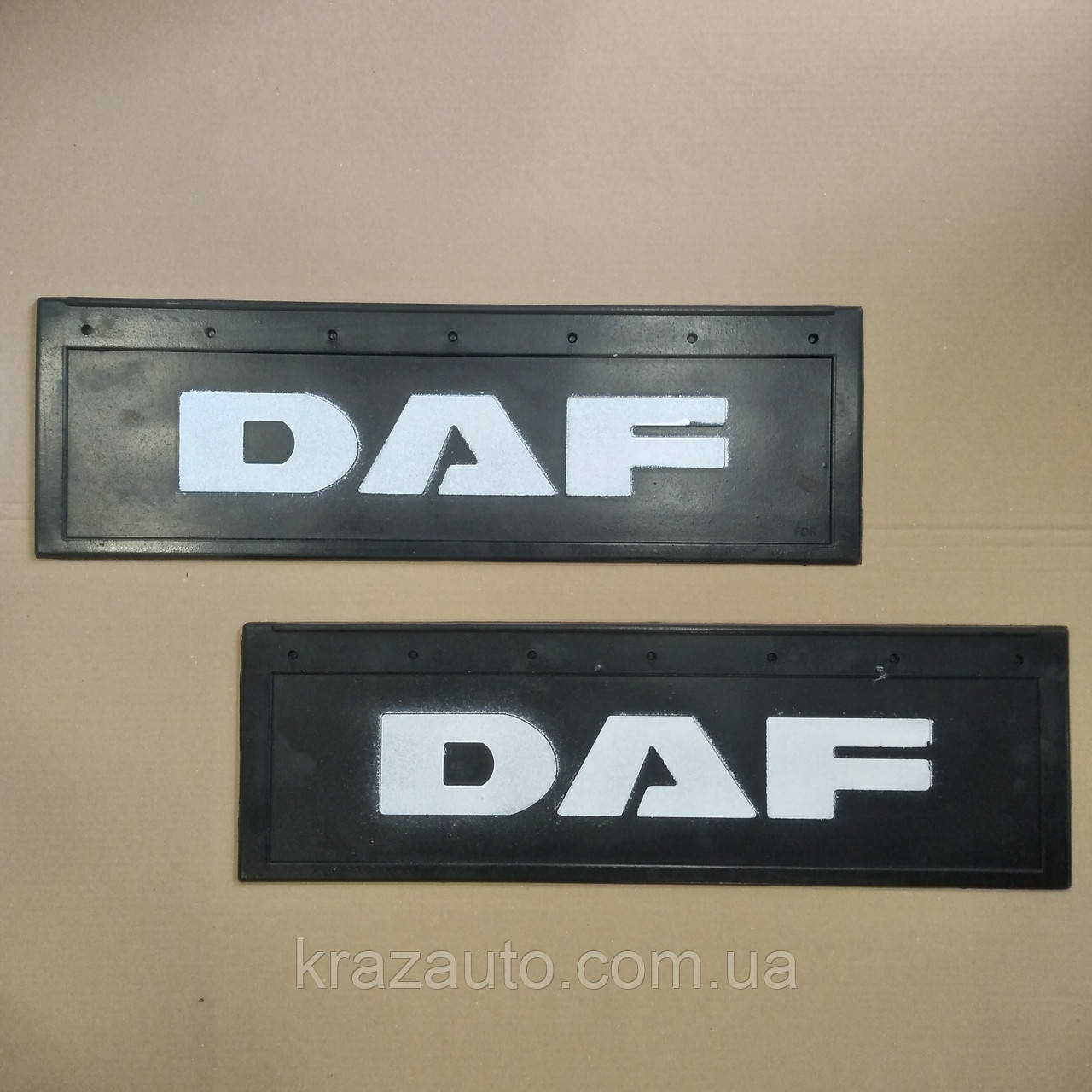 Бризк DAF 200Х640 з об'ємним написом (ціна за пару). DAF 200640