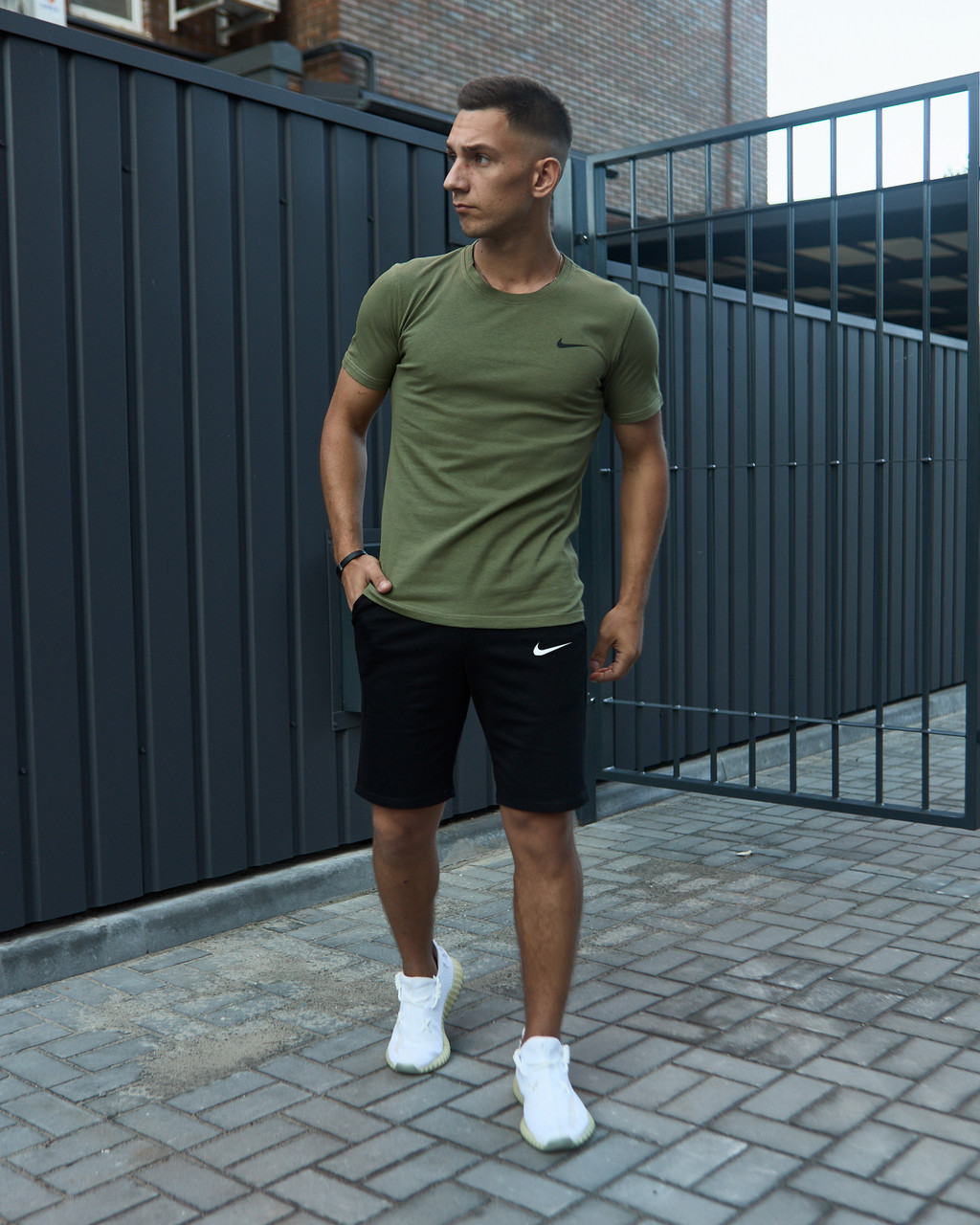 Чоловічий літній костюм Nike Футболка + Шорти хакі з чорним комплектом Найк
