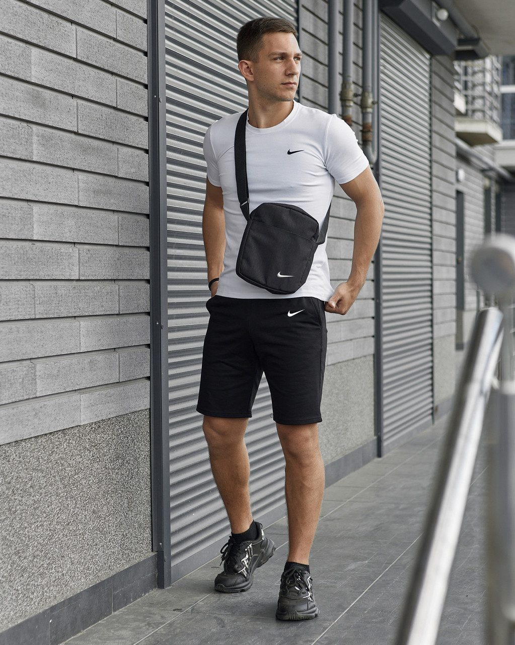 Чоловічий літній костюм Nike Футболка + Шорти + Барсетка в подарунок білий комплект Найк