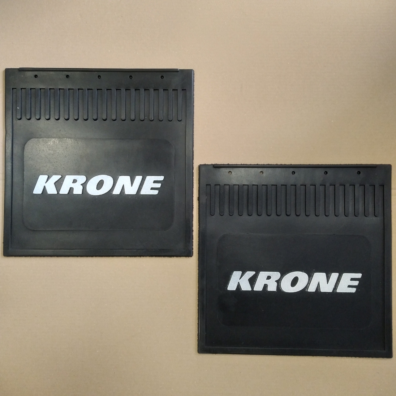 Бризк KRONE 400x400 мм з об'ємним написом (ціна за пару). KRONE 400400