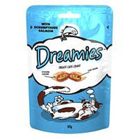 Ласощі Dreamies з лососем для дорослих котів та кошенят старше 8 тижнів 60г. (4008429037962)