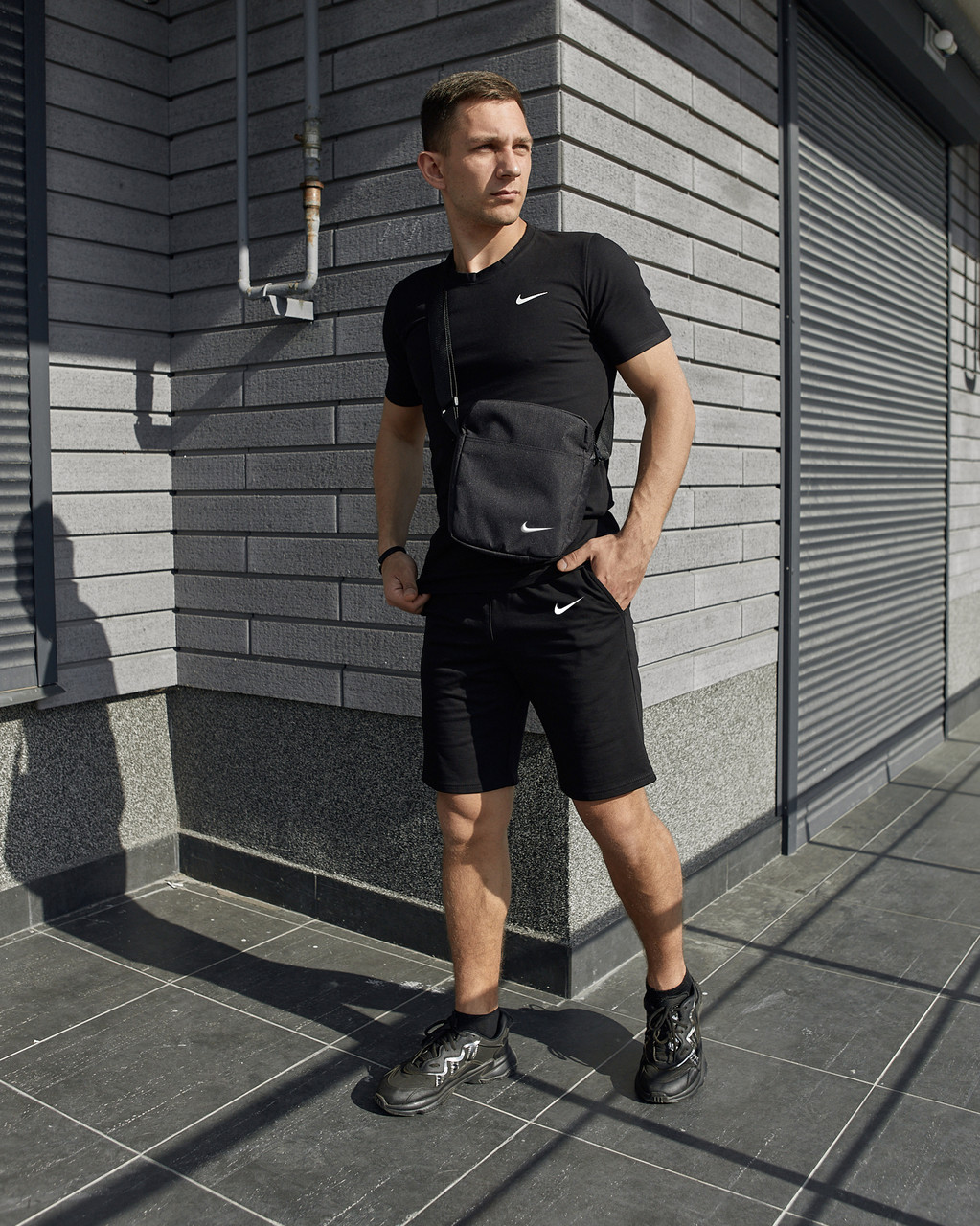 Чоловічий літній костюм Nike Футболка + Шорти + Барсетка в подарунок чорний комплект Найк