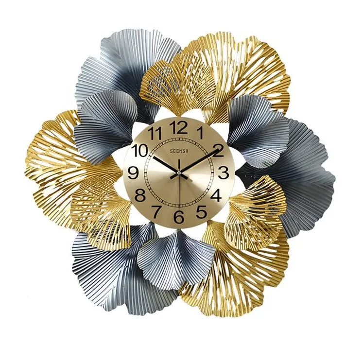 Шикарний великий настінний годинник "Квітка Золотиста" (61 см) в вітальню