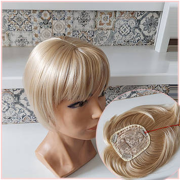 Накладка на маківку з термоволосся з проділом і чубчиком на затискачах пшеничний блонд TR-FP12-24ВТ613