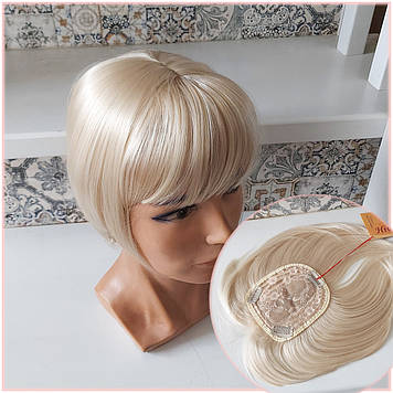 Накладка на маківку з термоволосся з проділом і чубчиком на затискачах блонд TR-FP12-613
