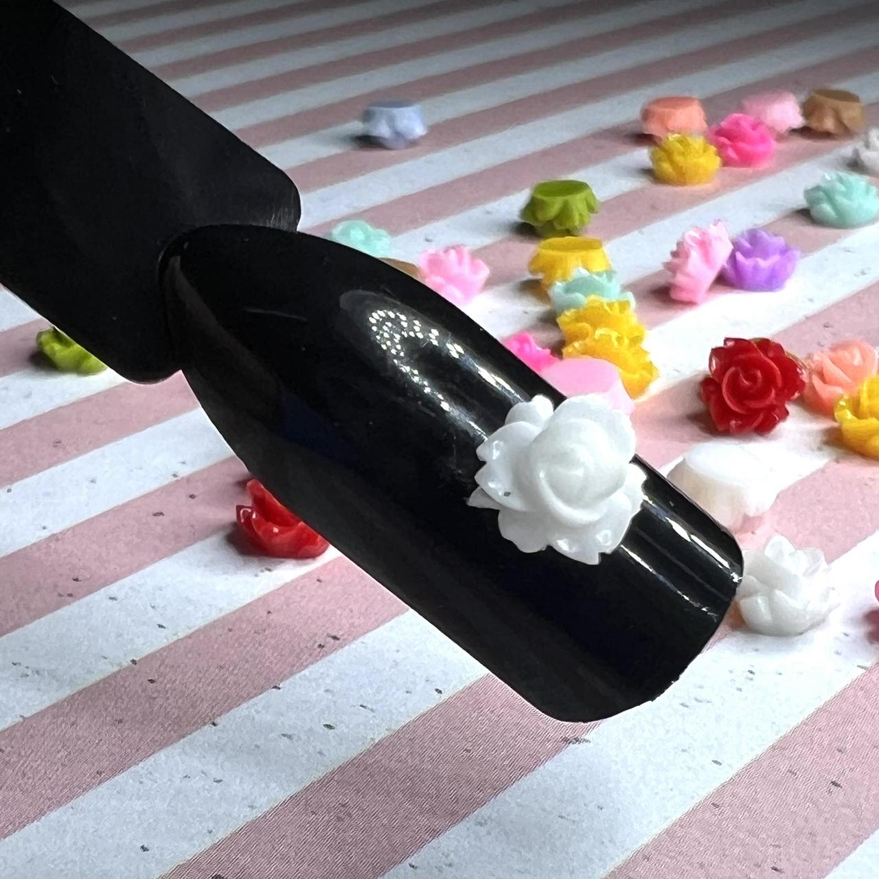 Декор трояндочка об'ємна (1шт) для дизайну нігтів біла 6мм