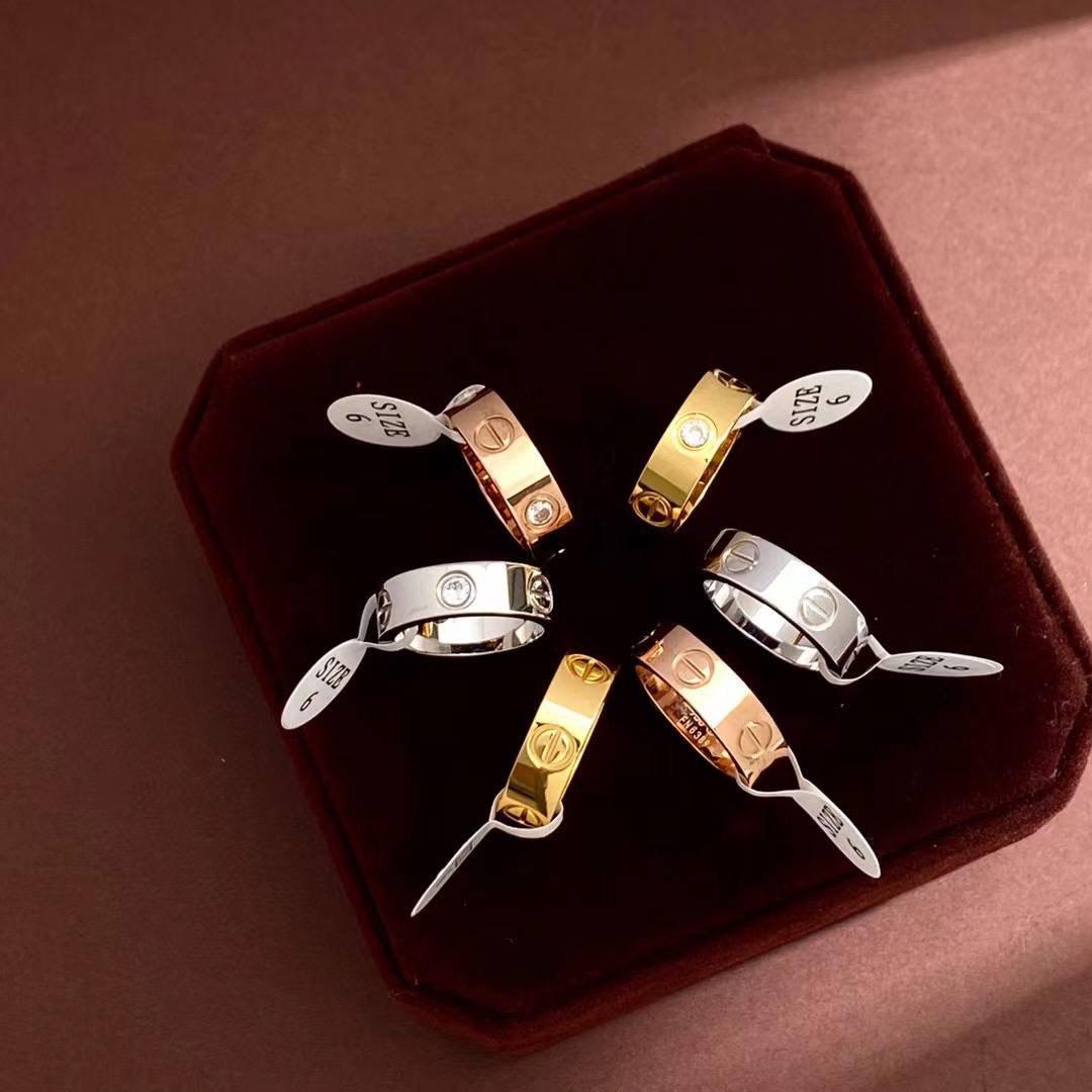 Кільце Cartier з цирконами