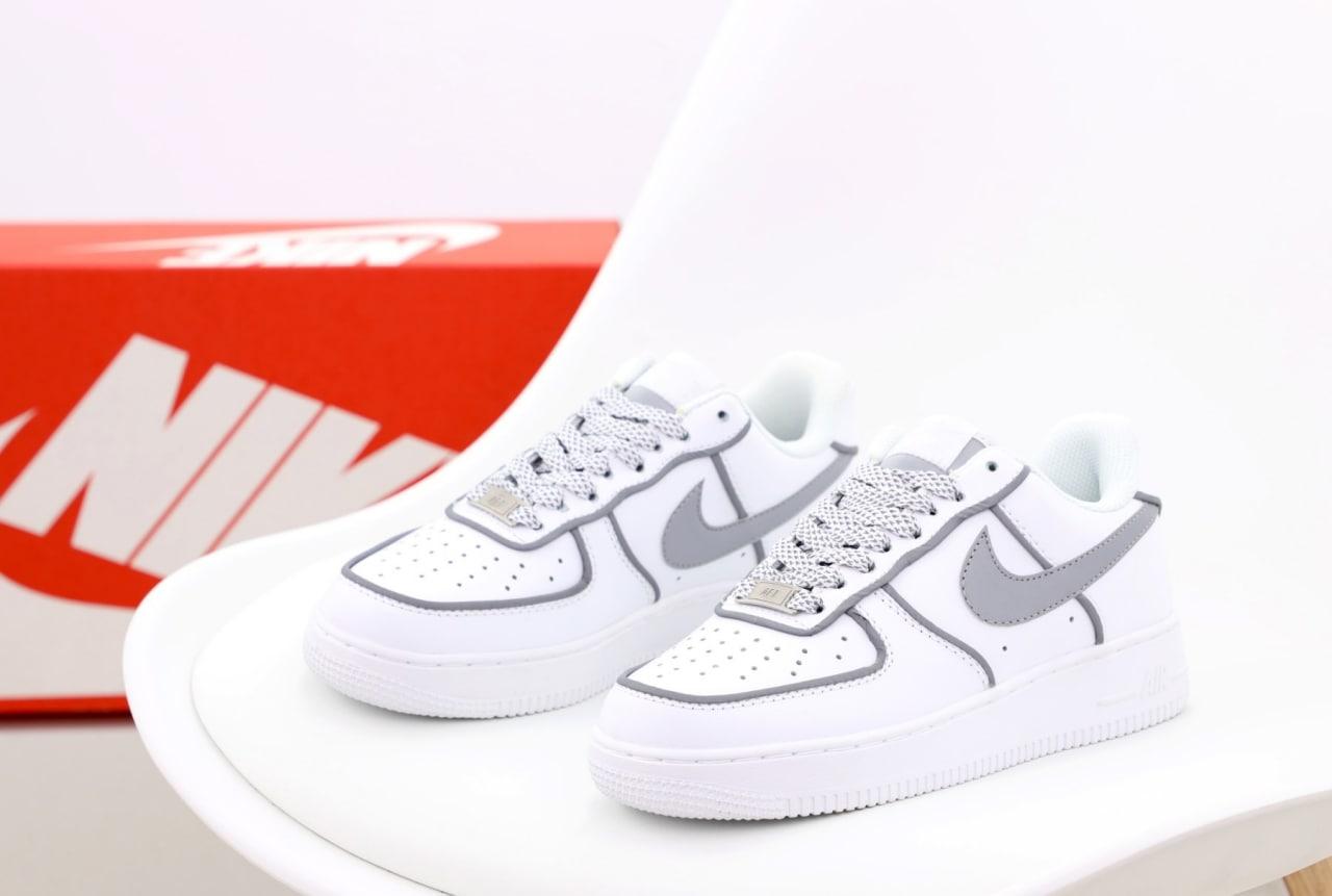 Жіночі білі Кросівки Nike Air Force 1