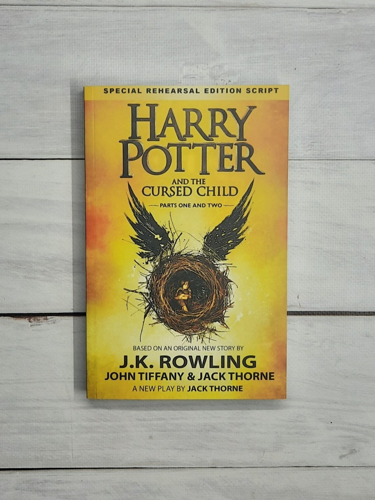 Англійський * Ролінг (англ., м'яз) т.8 Гаррі Поттер і прокляте діт Harry Potter and the Cursed дитини. Parts One and