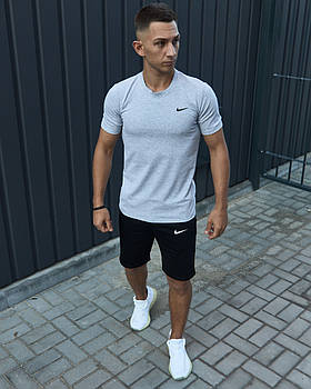 Чоловічий літній костюм Nike Футболка + Шорти сірий із чорним комплектом Найк
