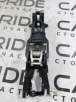 Кронштейн ручки дверей Mercedes-Benz C-Class W203 3.0 2007 задн. лев. (б/у)