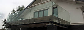 Скляне огородження балкона на точкових кріпленнях