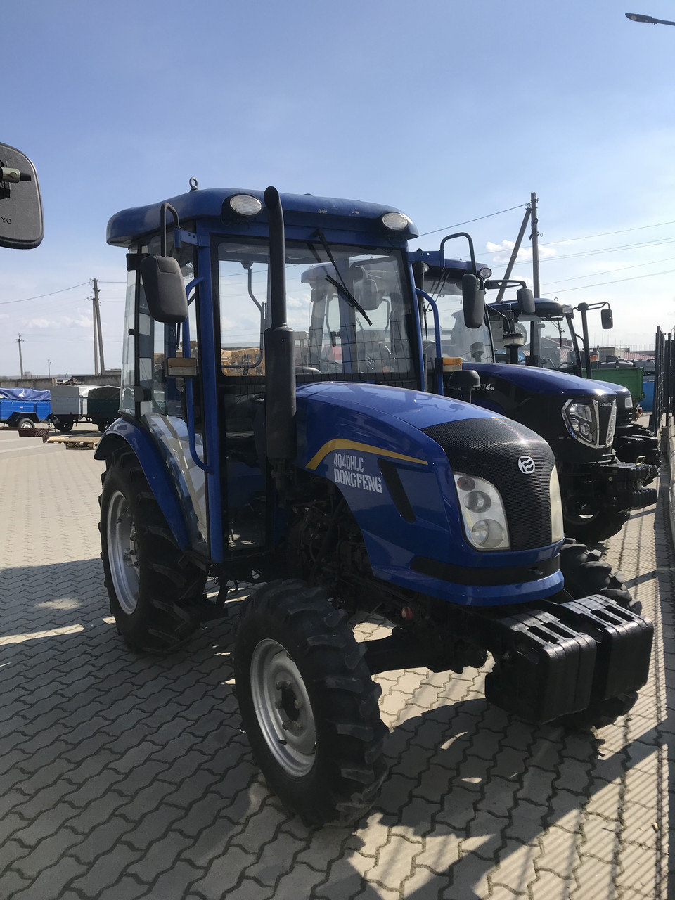 Вживаний трактор Dongfeng 404 DHLC