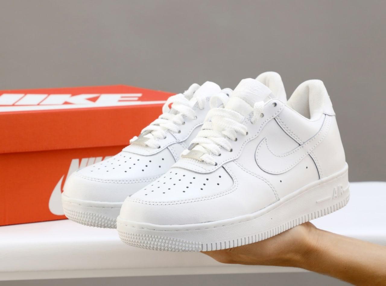 Жіночі білі Кросівки Nike Air Force 1