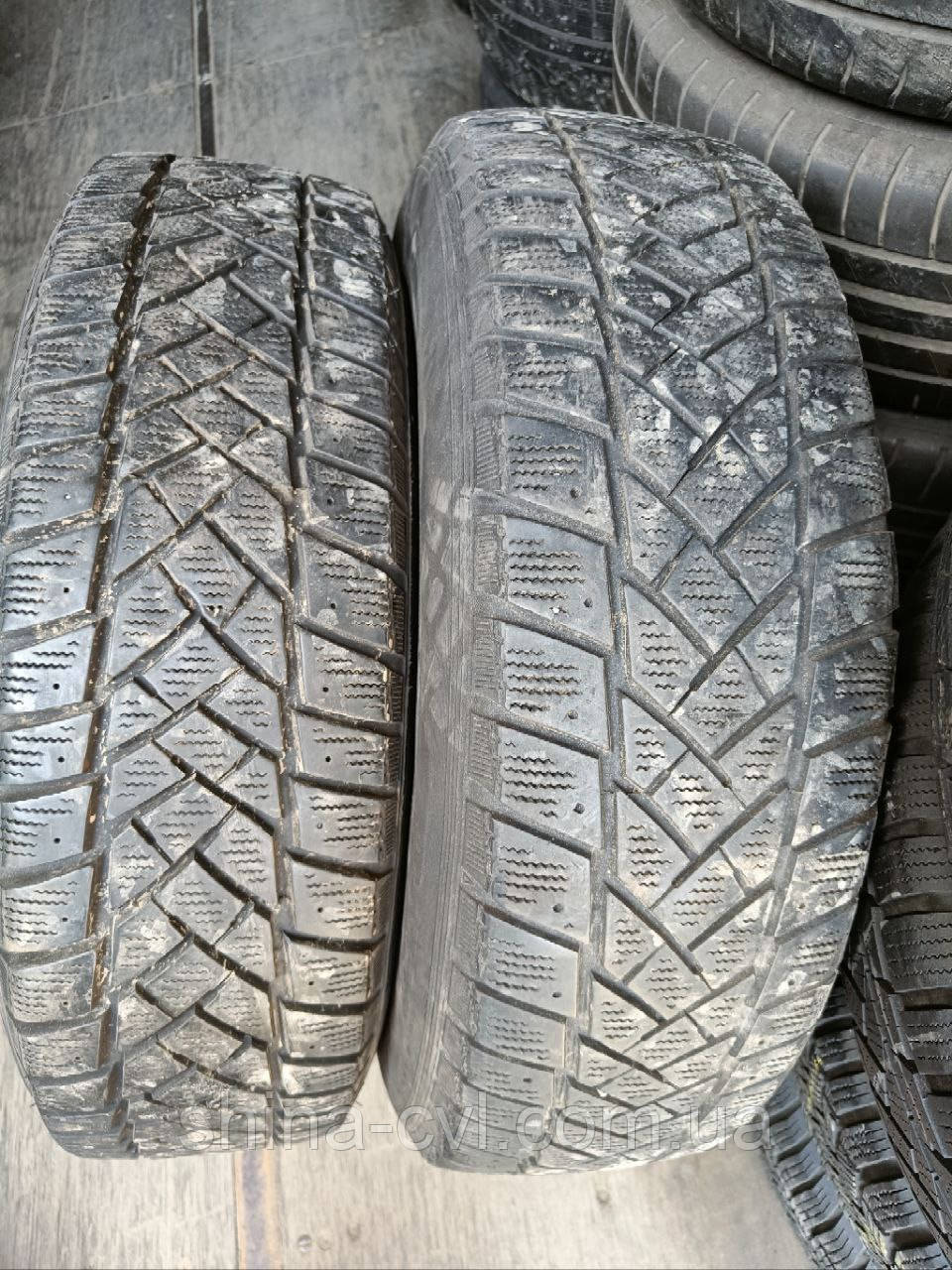 Зимові вантажні шини 215 75R16C 113/111R DUNLOP