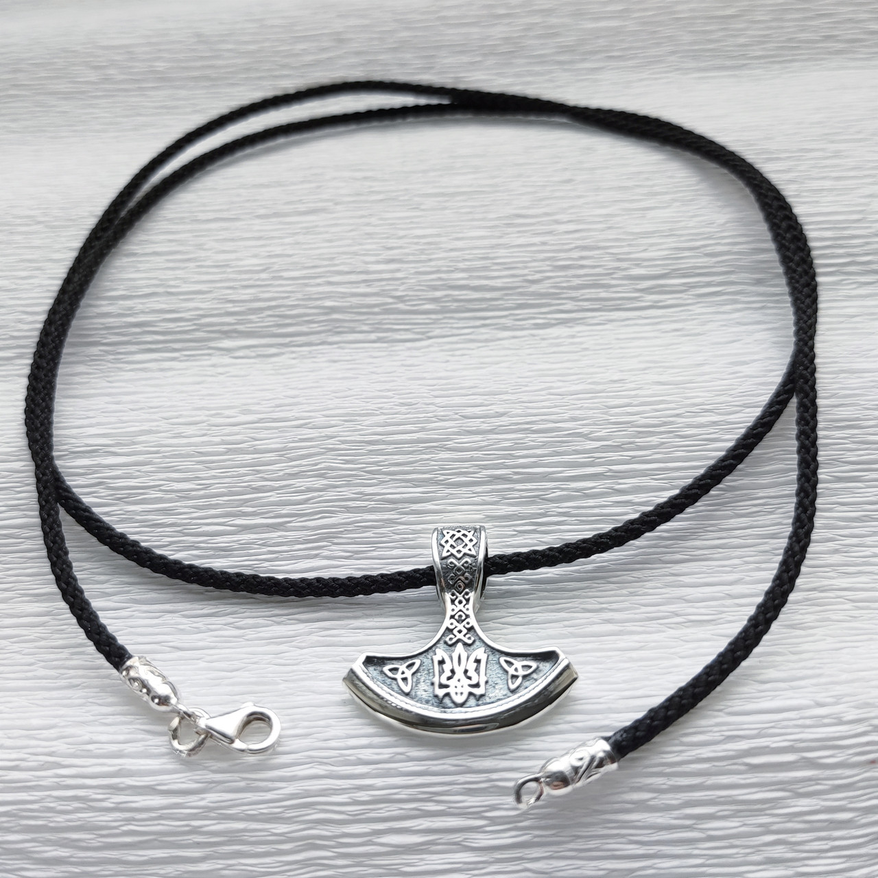 Шнурок та кулон Сокира Перуна з гербом України, фото 1