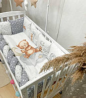 Комплект постели в детскую кроватку с бортиками подушками и косой