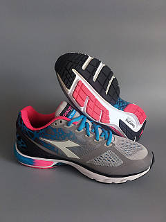 Diadora mythos blushield bright online