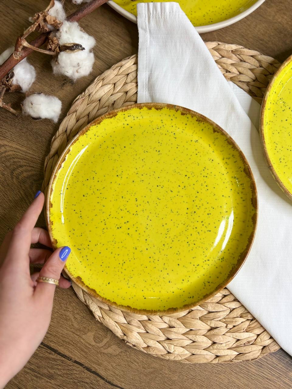 Тарілка кругла з бортиком 22 см, «Freedom yellow»