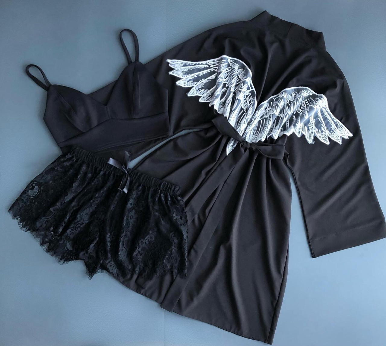 Комплект трійка, топ + шорти та жіночий халат.