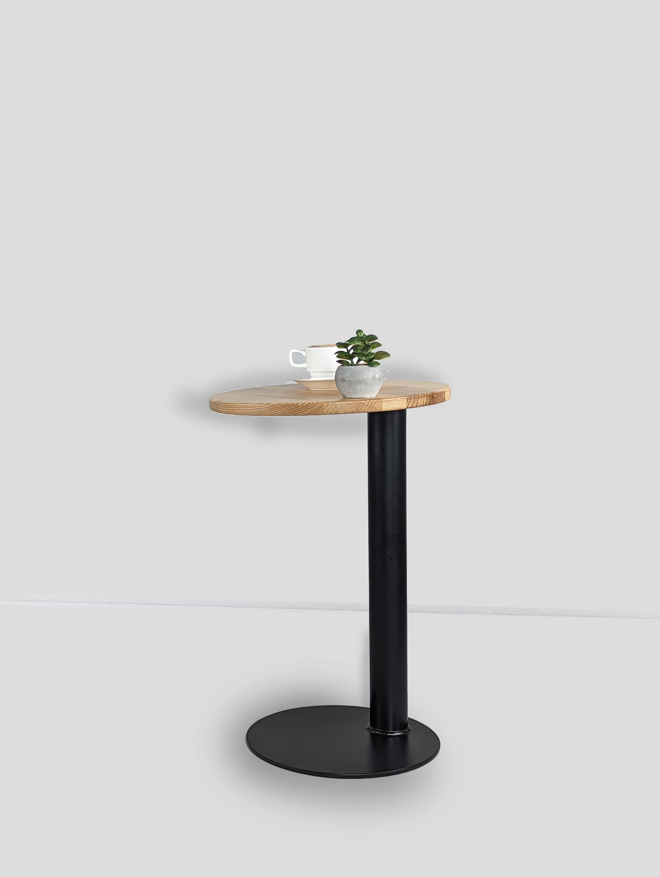 Придиванний круглий столик "DIN" у чорному кольорі