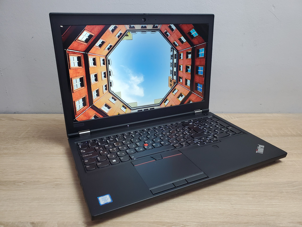 4391916345_w640_h640_439191634