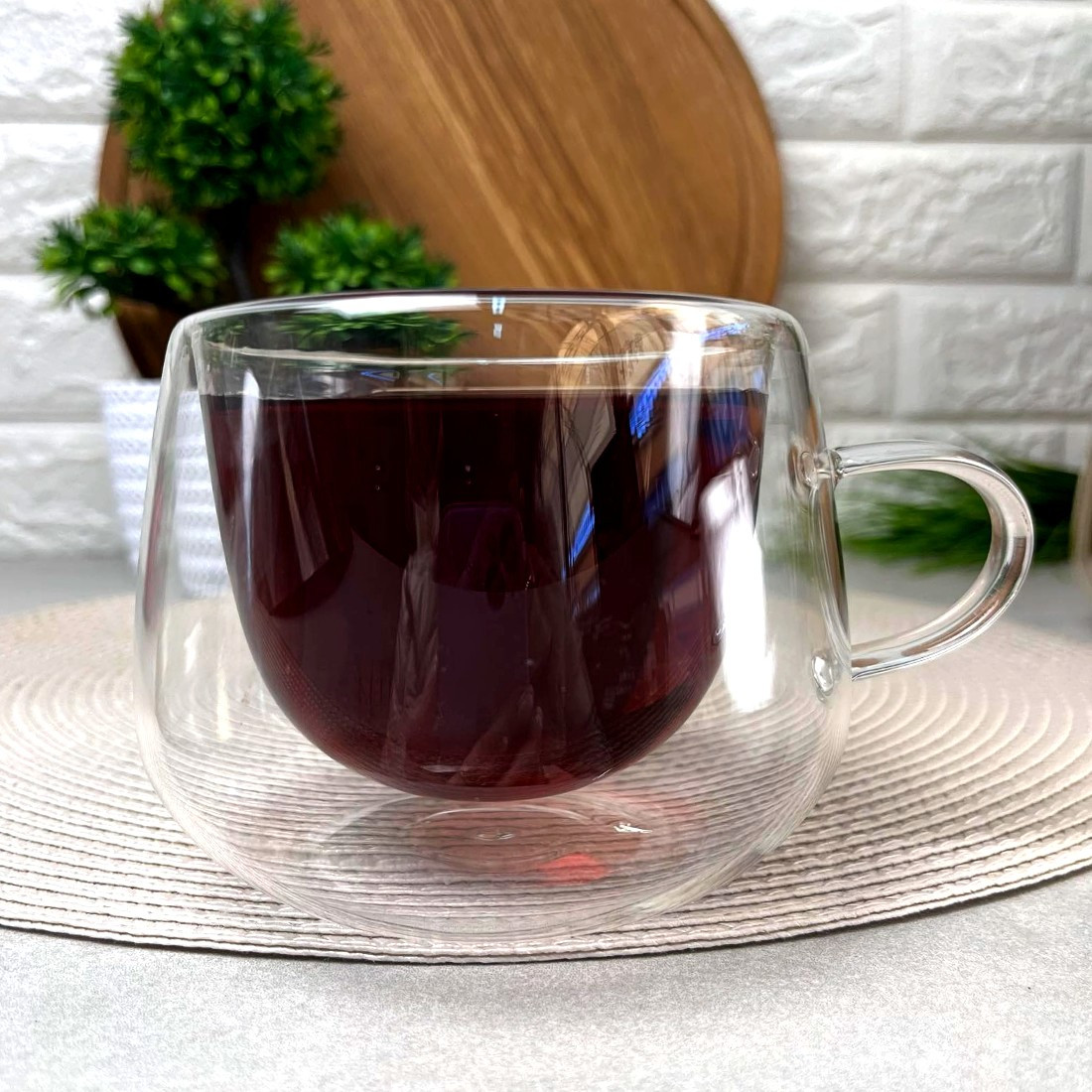 Широка чайна чашка з боросилікатного скла 375мл з подвійними стінками