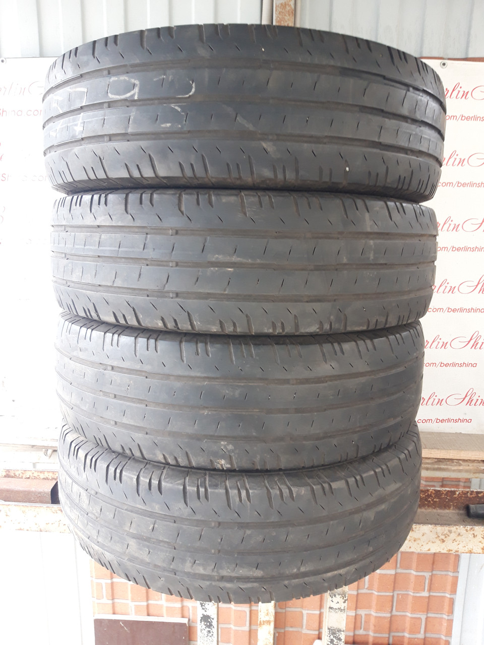 Комплект літніх шин 205/75/16С Continental ContiVancontact 200,з Германії без пробігу по Україні