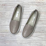 Жіночі мокасини з натуральної шкіри на білій підошві з перфорацією, фото 4