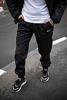 Мужские спортивные штаны Nike из плащевки черные однотонные весенние | Брюки мужские Найк повседневные (My)
