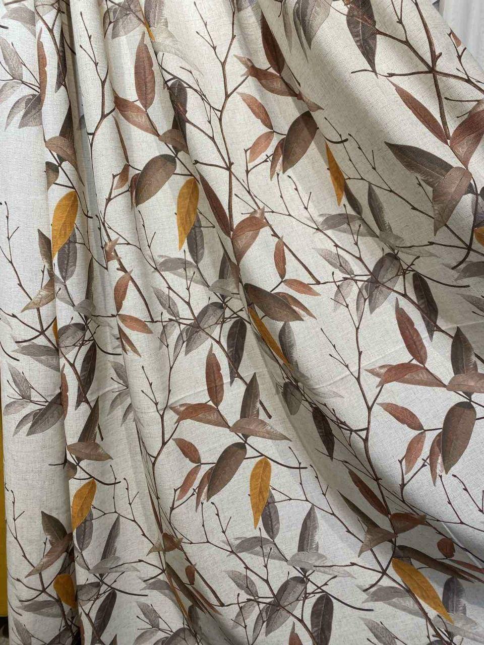 Шторна тканина льон з листям різнх кольорів на світлому фоні Штори для вітальні та їдальні.